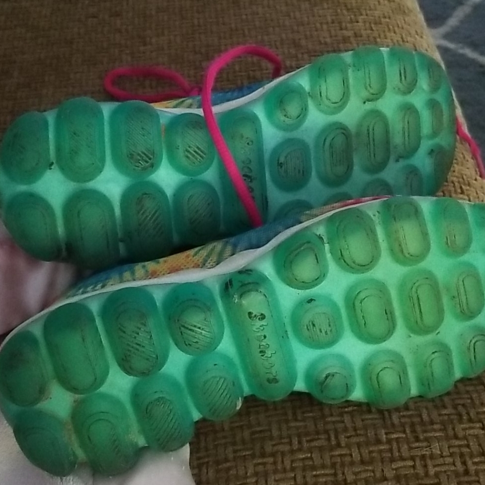 Skechers - Picture 2 of 2